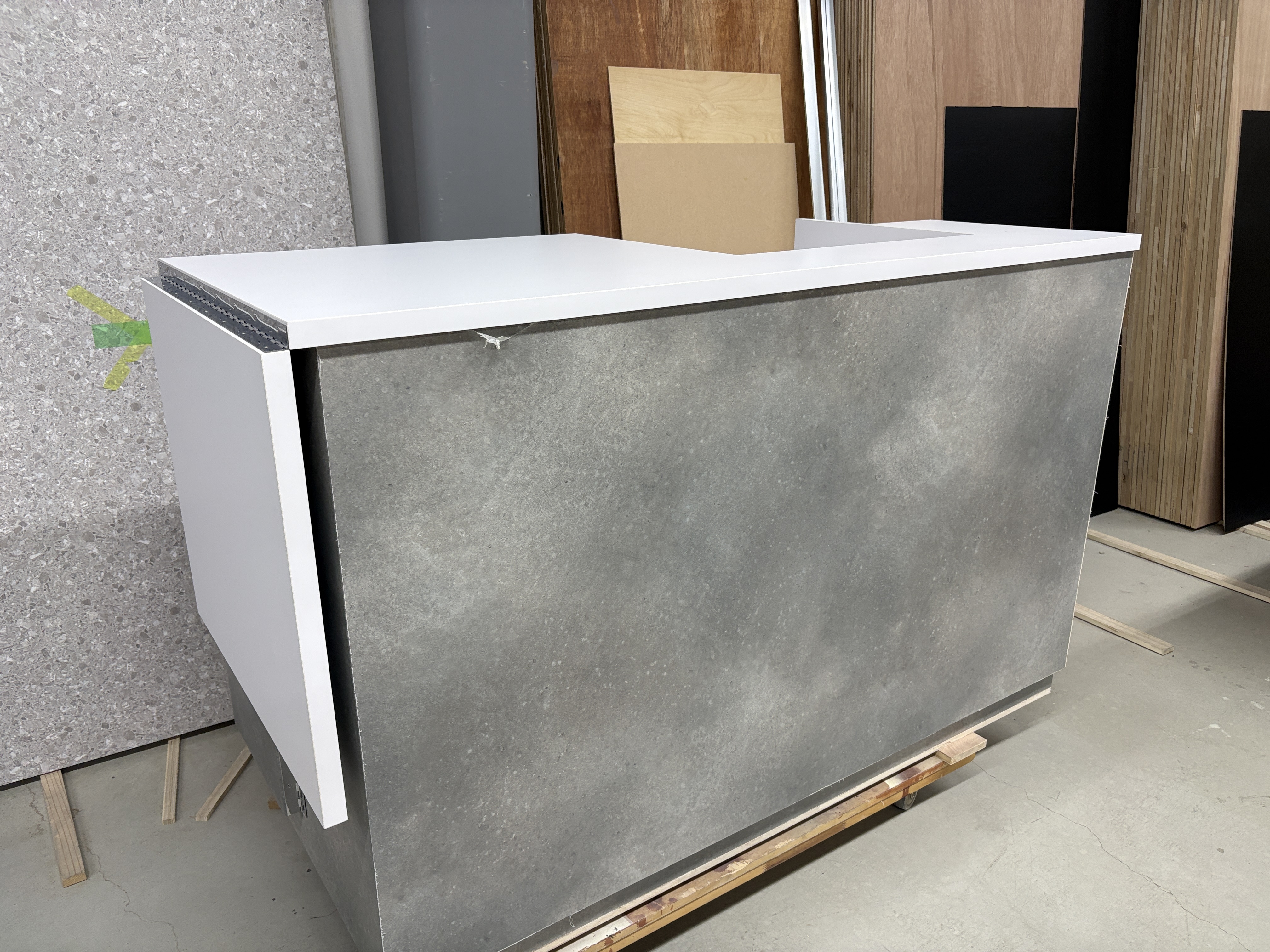 製作途中の家具部材